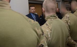 Minister Mariusz Błaszczak z wizytą u rannego antyterrorysty