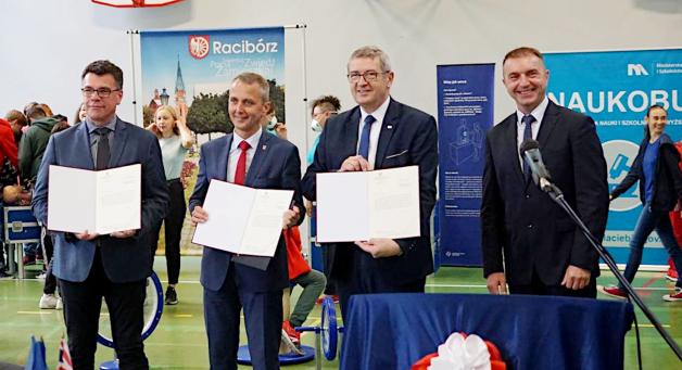 Pierwsze SOWY z Kopernika wylądowały