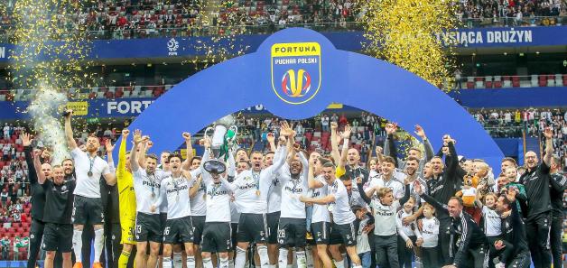 Finał Pucharu Polski: Legia Warszawa pokonała Raków Częstochowa! Nie obeszło się bez bijatyki po wielkim finale!